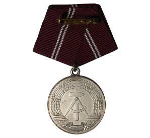 Медаль «За 15 лет верной службы» — Восточная Германия (ГДР)