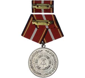 Медаль «За заслуги перед Национальной Народной Армией» II степени с планкой Восточная Германия (ГДР)