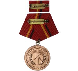 Медаль «За заслуги в боевой подготовкей» III степени с планкой Восточная Германия (ГДР)