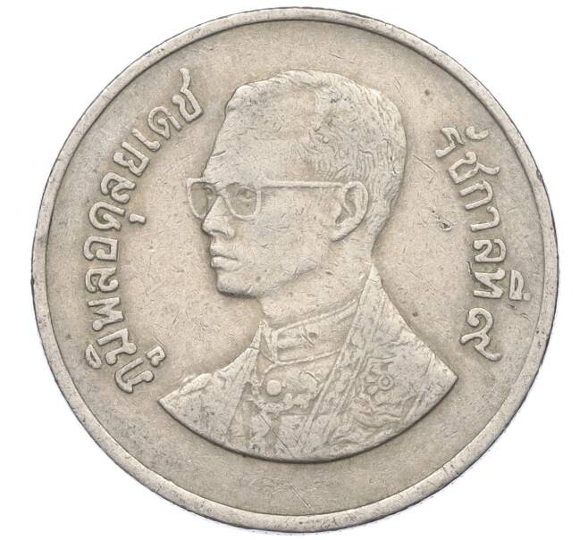 Монета 1 бат 1982-1985 года (BE 2525-2528) Таиланд (Артикул: K11-113020) — Фото №2