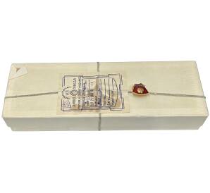 Невскрытая (опечатанная) оригинальная коробка завода Победа со значками «Ленинский зачет ВЛКСМ» (200 штук)