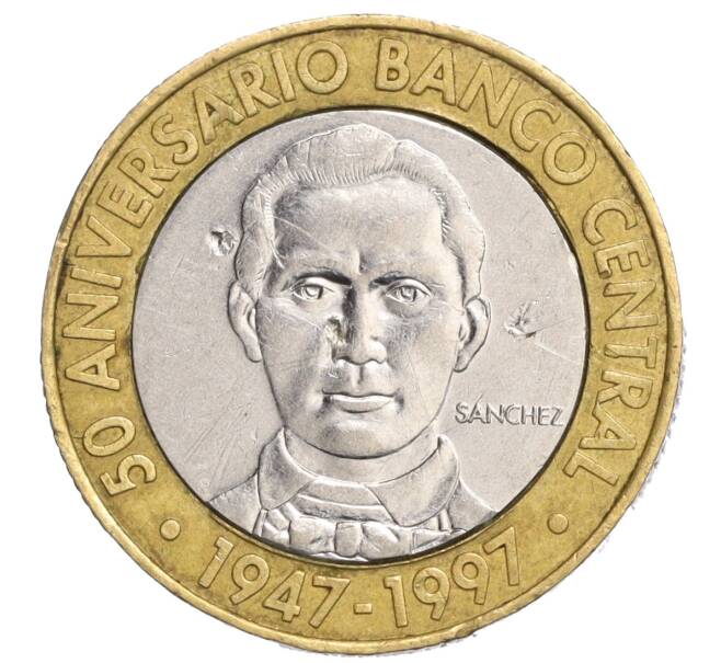 Монета 5 песо 1997 года Доминиканская республика «50 лет Центробанку» (Артикул K11-118670)