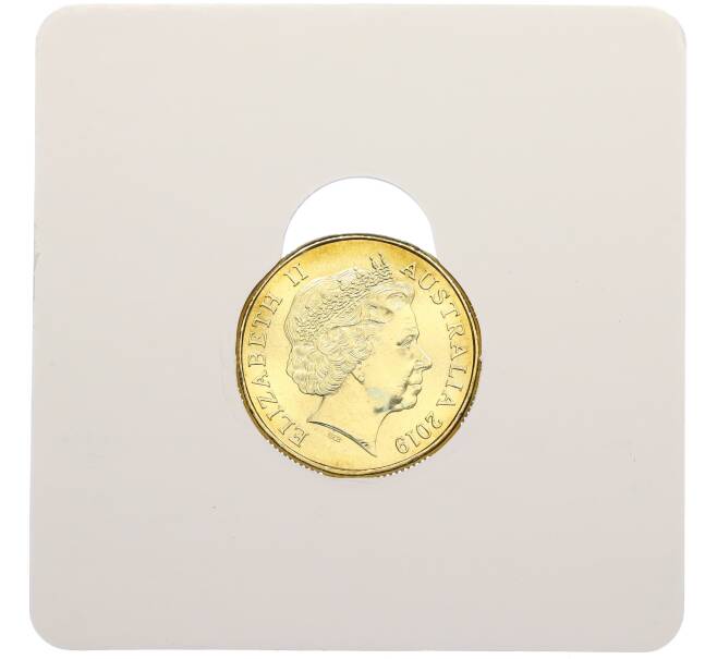 Монета 1 доллар 2019 года Австралия «Английский алфавит — Буква W» (Артикул: M2-83022) — Фото №2