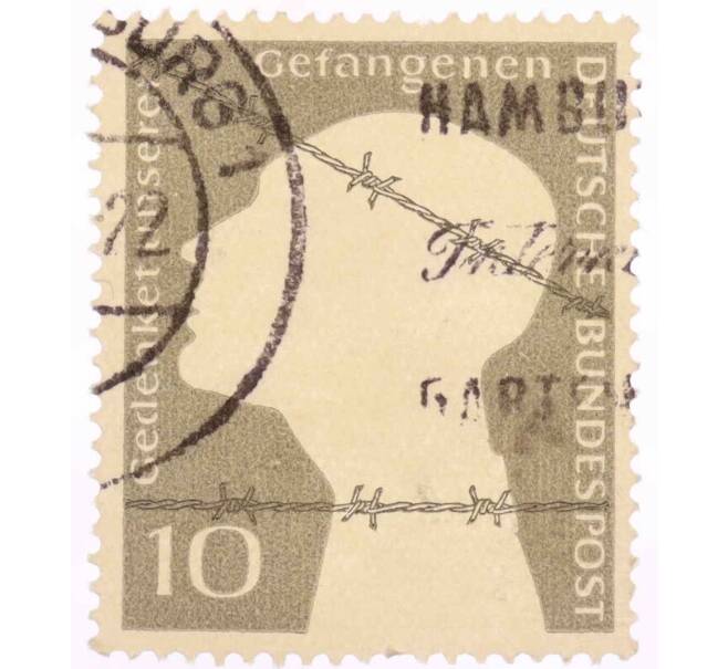 Почтовая марка 10 пфеннигов 1953 года Западная Германия (ФРГ) «Немецкие военнопленные — Заключенный за колючей проволокой» (Артикул: T11-26046) — Фото №1