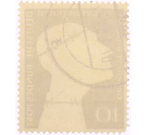 Почтовая марка 10 пфеннигов 1953 года Западная Германия (ФРГ) «Немецкие военнопленные — Заключенный за колючей проволокой» — Фото №2