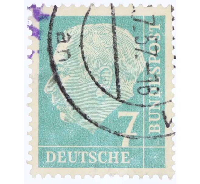 Почтовая марка 7 пфеннигов 1954 года Западная Германия (ФРГ) «Теодор Хойс» (Артикул: T11-26122) — Фото №1