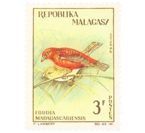 Почтовая марка 3 франка 1961 года Мадагаскар «Красная Фуди (Foudia madagascariensis)» — Фото №1