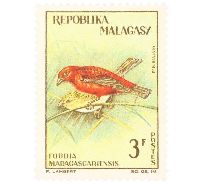 Почтовая марка 3 франка 1961 года Мадагаскар «Красная Фуди (Foudia madagascariensis)» (Артикул: P2-0587) — Фото №1