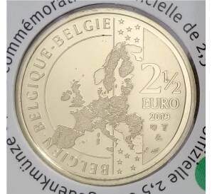 2,5 евро 2019 года Бельгия — 400 лет статуе «Писающий мальчик» в блистере — Фото №2