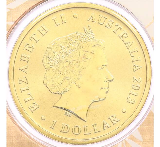 Монета 1 доллар 2013 года Австралия «Детеныши диких животных — Поссум» (в конверте с маркой) (Артикул: M2-91360) — Фото №2