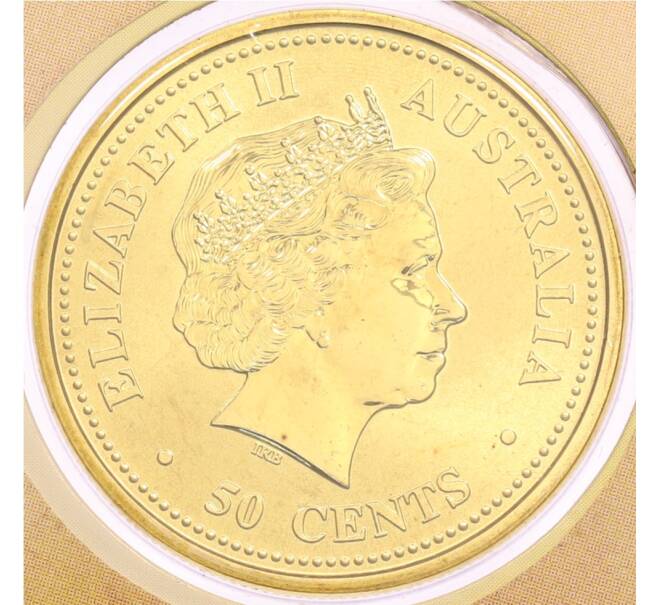 Монета 50 центов 2006 года Австралия «Китайский гороскоп — Год собаки» (в конверте с марками) (Артикул: M2-91385) — Фото №2