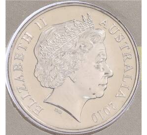 20 центов 2010 года Австралия «100 лет налоговому Управлению» (в конверте с маркой) — Фото №2