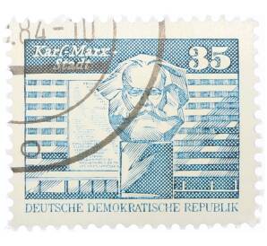 Почтовая марка 35 пфеннигов 1973 года Восточная Германия (ГДР) «Памятник Карлу Марксу»