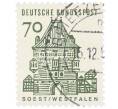 Почтовая марка 70 пфеннигов 1965 года Западная Германия (ФРГ) «Немецкие постройки XII века — Остхофенские ворота в Зосте» (Артикул: T11-35291) — Фото №1