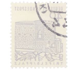 Почтовая марка 40 пфеннигов 1965 года Западная Германия (ФРГ) «Немецкие постройки XII века — Замок Трифельс в Пфальце»