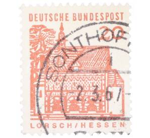 Почтовая марка 20 пфеннигов 1965 года Западная Германия (ФРГ) «Немецкие постройки XII века — Ворота Лоршского монастыря в Гессене»