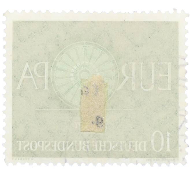 Почтовая марка 10 пфеннигов 1960 года Западная Германия (ФРГ) «Европейская конференция администраций почтовых служб и служб связи CEPT — Колесо» (Артикул: T11-35885) — Фото №2