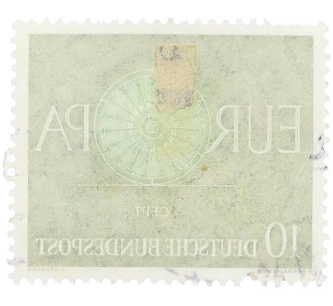 Почтовая марка 10 пфеннигов 1960 года Западная Германия (ФРГ) «Европейская конференция администраций почтовых служб и служб связи CEPT — Колесо» (Артикул: T11-35890) — Фото №2