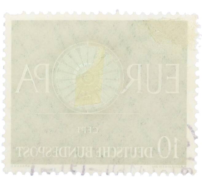 Почтовая марка 10 пфеннигов 1960 года Западная Германия (ФРГ) «Европейская конференция администраций почтовых служб и служб связи CEPT — Колесо» (Артикул: T11-35891) — Фото №2