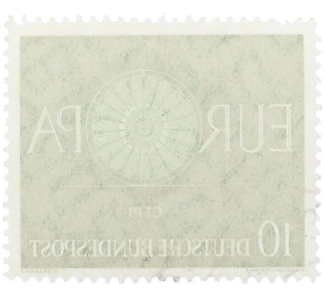 Почтовая марка 10 пфеннигов 1960 года Западная Германия (ФРГ) «Европейская конференция администраций почтовых служб и служб связи CEPT — Колесо» (Артикул: T11-35929) — Фото №2