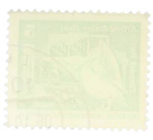 Почтовая марка 5 пфеннигов 1973 года Восточная Германия (ГДР) «Розовый пеликан» — Фото №2