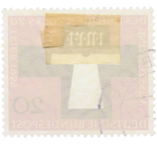 Почтовая марка 20 пфеннигов 1959 года Западная Германия (ФРГ) «Выставление на обозрение Святого одеяния Трира» (Артикул: T11-36333) — Фото №2