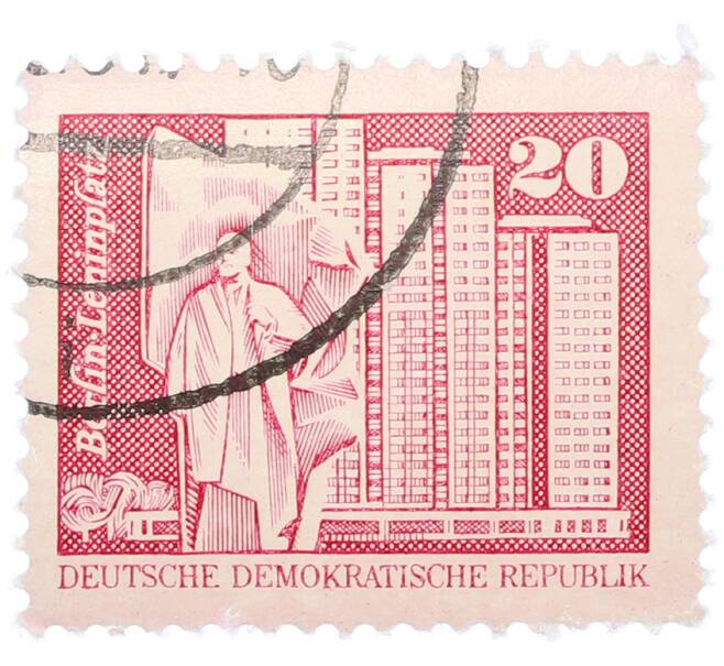 Почтовая марка 20 пфеннигов 1973 года Восточная Германия (ГДР) «Площадь Ленина в Берлине» (Артикул: T11-37029) — Фото №1