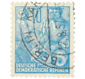 Почтовая марка 10 пфеннигов 1955 года Восточная Германия (ГДР) «Пятилетний план — Крестьянин и рабочий» — Фото №1