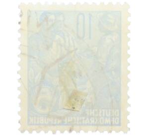 Почтовая марка 10 пфеннигов 1955 года Восточная Германия (ГДР) «Пятилетний план — Крестьянин и рабочий» — Фото №2