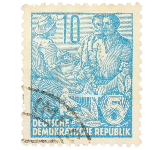 Почтовая марка 10 пфеннигов 1955 года Восточная Германия (ГДР) «Пятилетний план — Крестьянин и рабочий» (Артикул: T11-37140) — Фото №1