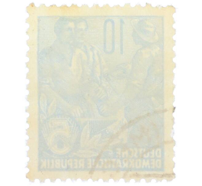 Почтовая марка 10 пфеннигов 1955 года Восточная Германия (ГДР) «Пятилетний план — Крестьянин и рабочий» (Артикул: T11-37140) — Фото №2