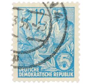 Почтовая марка 12 пфеннигов 1953 года Восточная Германия (ГДР) «Пятилетний план — Крестьянин и рабочий» — Фото №1