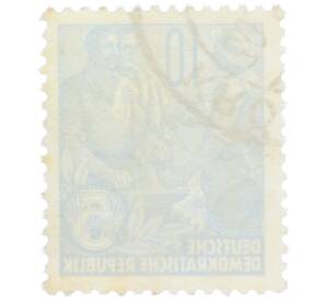 Почтовая марка 10 пфеннигов 1955 года Восточная Германия (ГДР) «Пятилетний план — Крестьянин и рабочий» — Фото №2