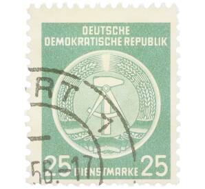 Почтовая марка 25 пфеннигов 1954 года Восточная Германия (ГДР) «Герб» — Фото №1
