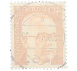 Почтовая марка 40 пфеннигов 1971 года Западная Германия (ФРГ) «Президент Густав Хайнеман» — Фото №2