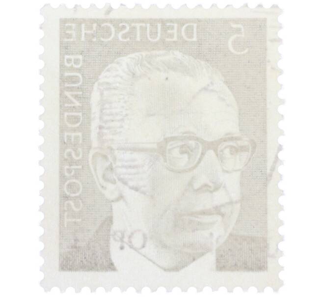 Почтовая марка 5 пфеннигов 1970 года Западная Германия (ФРГ) «Президент Густав Хайнеман» (Артикул: T11-37631) — Фото №2