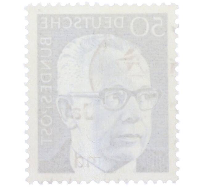Почтовая марка 50 пфеннигов 1971 года Западная Германия (ФРГ) «Президент Густав Хайнеман» (Артикул: T11-37667) — Фото №2