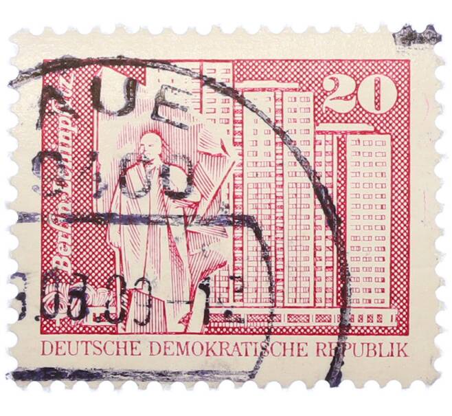 Почтовая марка 20 пфеннигов 1973 года Восточная Германия (ГДР) «Площадь Ленина в Берлине» (Артикул: T11-37791) — Фото №1