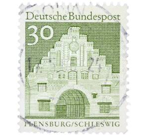 Почтовая марка 30 пфеннигов 1966 года Западная Германия (ФРГ) «Северные ворота в Фленсбурге» — Фото №1