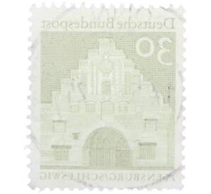 Почтовая марка 30 пфеннигов 1966 года Западная Германия (ФРГ) «Северные ворота в Фленсбурге» — Фото №2
