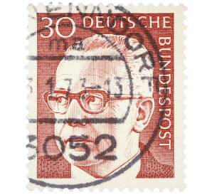 Почтовая марка 30 пфеннигов 1971 года Западная Германия (ФРГ) «Президент Густав Хайнеман» — Фото №1