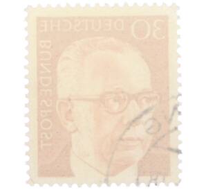 Почтовая марка 30 пфеннигов 1971 года Западная Германия (ФРГ) «Президент Густав Хайнеман» — Фото №2