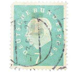 Почтовая марка 7 пфеннигов 1959 года Западная Германия (ФРГ) «Теодор Хойс» — Фото №1