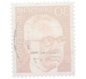 Почтовая марка 30 пфеннигов 1971 года Западная Германия (ФРГ) «Президент Густав Хайнеман» — Фото №2