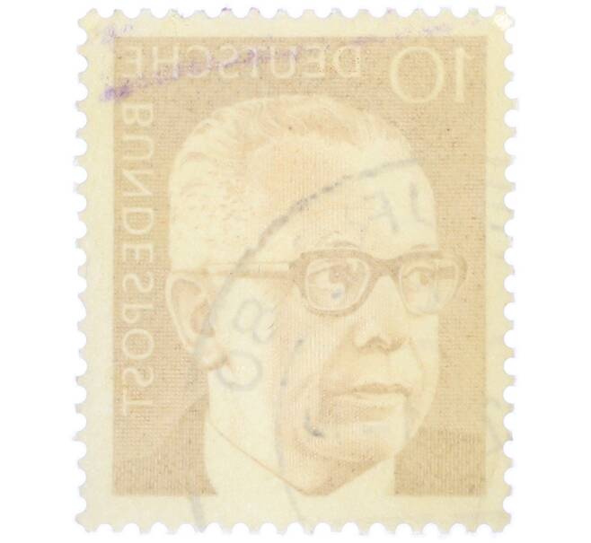 Почтовая марка 10 пфеннигов 1971 года Западная Германия (ФРГ) «Президент Густав Хайнеман» (Артикул: T11-38625) — Фото №2