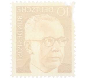 Почтовая марка 10 пфеннигов 1971 года Западная Германия (ФРГ) «Президент Густав Хайнеман» — Фото №2
