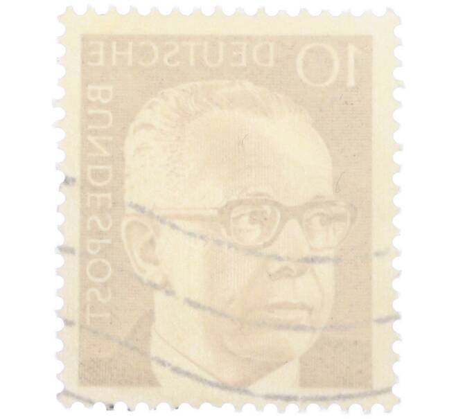 Почтовая марка 10 пфеннигов 1971 года Западная Германия (ФРГ) «Президент Густав Хайнеман» (Артикул: T11-39068) — Фото №2