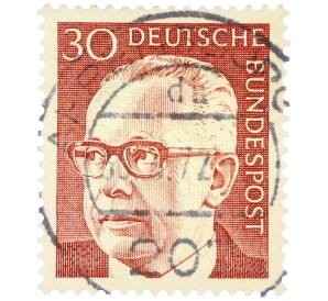 Почтовая марка 30 пфеннигов 1971 года Западная Германия (ФРГ) «Президент Густав Хайнеман» — Фото №1