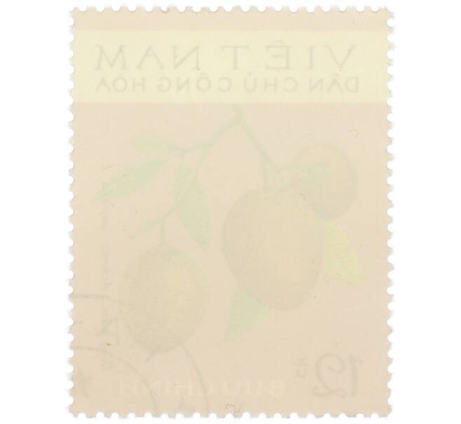 Почтовая марка 12 су 1975 года Северный Вьетнам (ДРВ) «Фрукты — Саподилла» (Артикул: K12-80653) — Фото №2