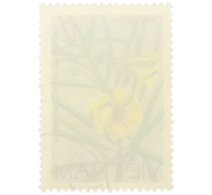 Почтовая марка 12 су 1977 года Вьетнам «Дикие цветы — Тевеция перуанская» — Фото №2